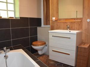 Chalets Chalet cosy 6 personnes pres du centre, jardin sud, 1 chambre, mezzanine - FR-1-464-234 : photos des chambres