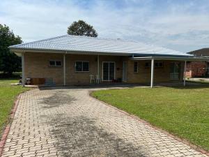 Orchard Lake House - Entire bungalow, 4 rooms, 9 beds, 13 persons