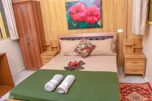 T-Wicks Holiday Apartments - Tangangge