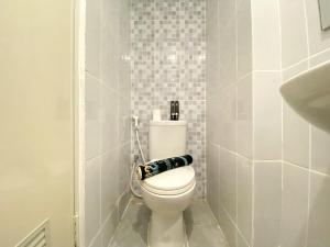 Homey and Enjoy Living Studio Tokyo Riverside PIK 2 Apartment By Travelio