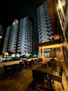 Royal Oceancrest Mactan - Resort type Condominium Unit 0215B