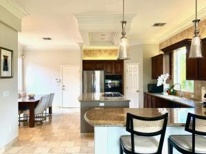 4Bedroom, Pool Single Story Luxury Las Vegas Home