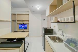 Great Deal and Homey 2BR Tokyo Riverside PIK 2 Apartment By Travelio