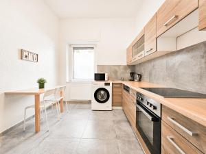 Tolstov Apartments - 2 Zimmer Wohnung mit Terrasse - 25 Min Messe DUS