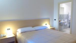 Deluxe Double or Twin Room with Sea View