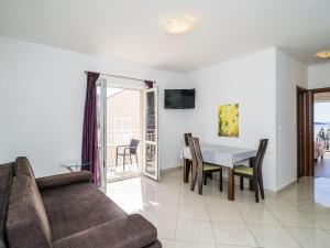 Villa Samba - Luxury One-Bedroom Apartment with Balcony and Sea View