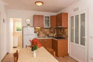 Apartments Stipo - Comfort Two Bedroom Apartment with Balcony and Sea View A2