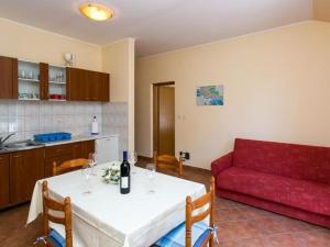 Apartment & Room Braica - One-Bedroom Apartment with Balcony 