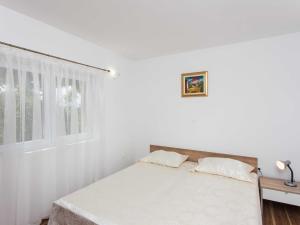 Apartments Djurkovic - One-Bedroom Apartment with Shared Terrace and Sea View