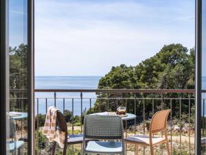 Apartments Villa Lukas - No 12 Gallery Two Bedroom Apartment with Balcony and Sea View
