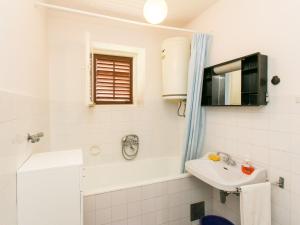 Guest House Bridge View - Studio with Balcony and Sea View