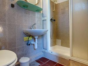 Apartments Malo Lago - One-Bedroom Apartment with Balcony and Sea View - 2nd floor Apartment 4