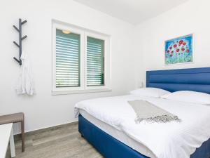 Apartments Villa Lukas - No 1 One-Bedroom Apartment with Balcony and Sea View