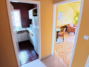 Apartments Sipa - Superior One Bedroom Apartment with Balcony and Sea View Apartman D