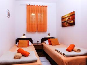 Apartments Lina - Two Bedroom Apartment with Terrace A1