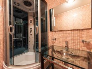 Apartments Karen - One Bedroom Apartment with Balcony A2