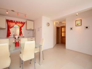 Apartments Kor ula - Two Bedroom Apartment with Terrace and Sea View Coral