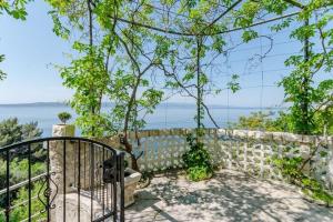 Villa Kosa - Studio Apartment with Balcony and Sea View