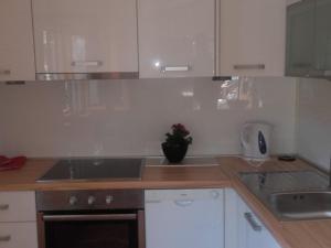 Holiday Home Pavarotti-Three Bedroom Holiday Home with Terrace