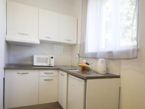 Apartment Goge - One-Bedroom Apartment with Balcony