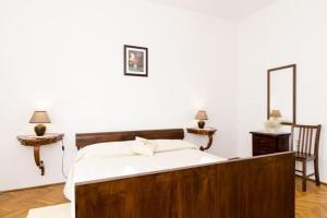 Holiday Home Patricija-Duplex Three Bedroom Apartment with Balcony and Sea View A6 1