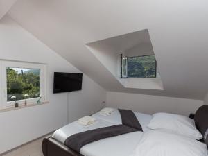 Villa Celenca - Superior Two Bedroom Apartment with Terrace and Sea View - A5