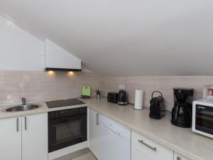 Villa Celenca - Superior Two Bedroom Apartment with Terrace and Sea View - A5