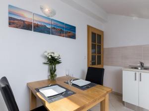 Villa Celenca - Superior Two Bedroom Apartment with Terrace and Sea View - A5