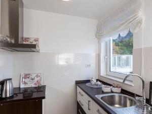 Apartment Cetini - Two Bedroom Apartment with Terrace and Sea View 