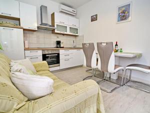 Green Garden House - Four Bedroom House with Private Pool