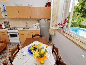 Green Garden House - Four Bedroom House with Private Pool