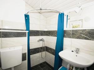 Stone House Blaca - Two Bedroom Stone House with Terrace and Sea View