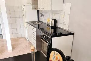 Holiday Home Gea - Three Bedroom Holiday Home with Terrace and Partial Sea View