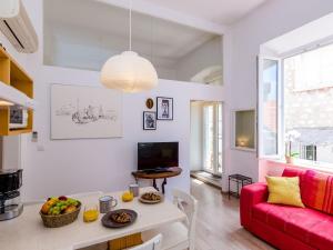 Midtown Apartments - One Bedroom Apartment with City view