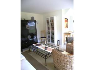 Apartments Aura - Comfort Studio Apartment 2 with shared swimming pool