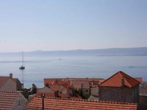 Apartment in Bol with balcony