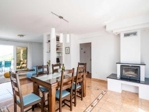 Apartment Doma - Two Bedroom Apartment with Terrace