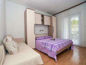 Apartments Pezo - Two Bedroom Apartment with Balcony