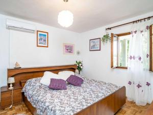 Apartments & Rooms Mara & Petrunjela - One Bedroom Apartment with Terrace and Sea View