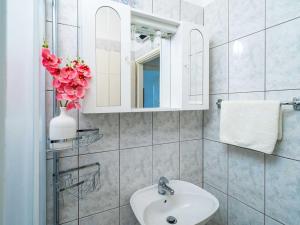 Apartments Nikolina LU - Two-Bedroom Apartment with Balcony