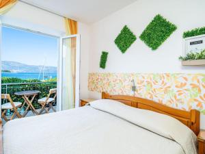 Apartments Nikolina LU - Two-Bedroom Apartment with Balcony