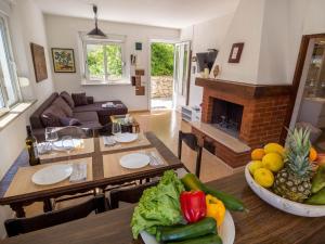 Apartment Karla - Two-Bedroom Apartment with Sea View