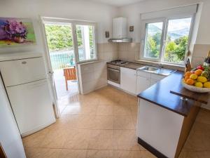 Apartment Karla - Two-Bedroom Apartment with Sea View