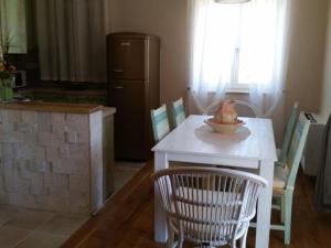 Apartments Villa Rustica ST - Two-Bedroom Apartment with Balcony and Shared Pool 1 kat