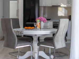 Apartment Gloria - One Bedroom Apartment with Terrace