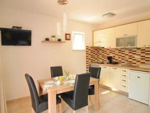 Apartments Villa Rea Orebi - One Bedroom Apartment with Terrace 3