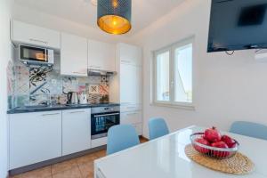 Villa Stella - Two Bedroom Apartment with Terrace and Sea View Stella