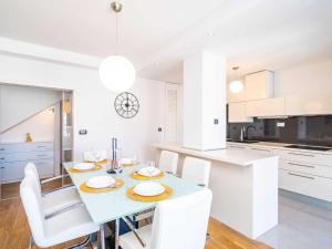 Apartment Hladilo - Two Bedroom Apartment with Balcony