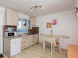 Apartments Lovro - Duplex One Bedroom Apartment with Terrace and Partial Sea View 1