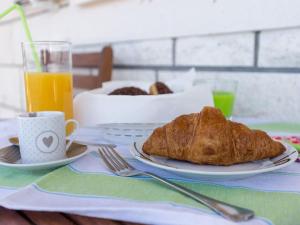 Apartments Lovro - Duplex One Bedroom Apartment with Terrace and Partial Sea View 1